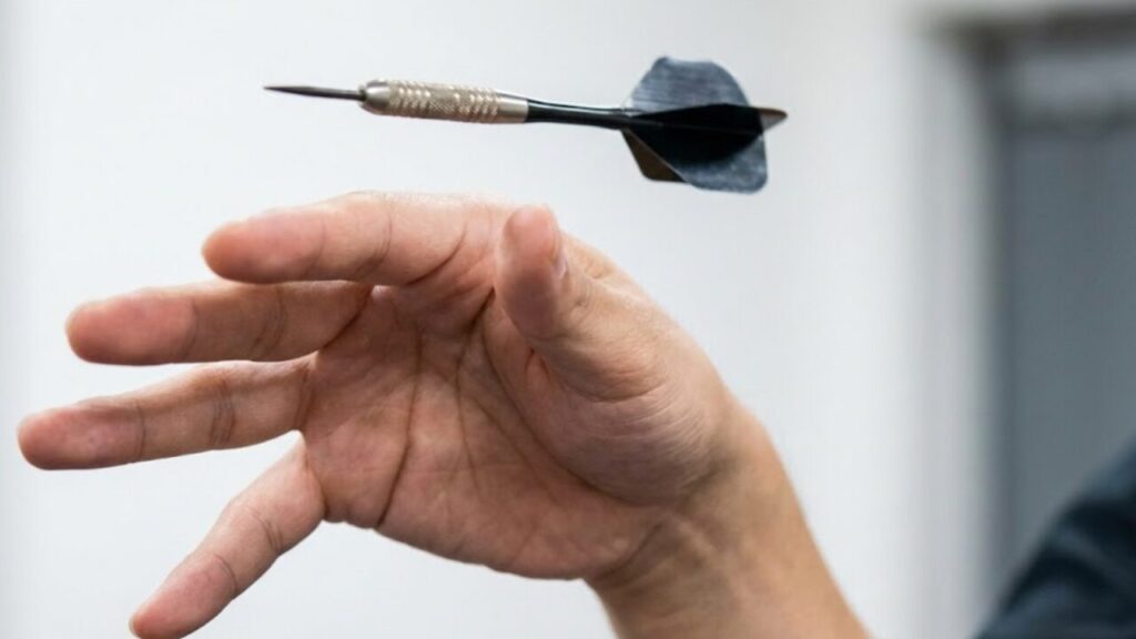 インパクトに向けて握り込む癖の矯正